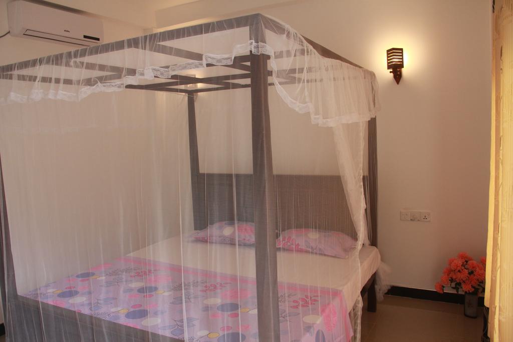 Mirissa White Plaza Otel Dış mekan fotoğraf